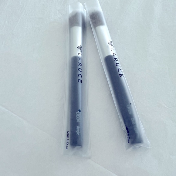 LARUCE LR304 ANGLE BRUSH (CHEEK) AND LR316 DUO
FIBRE BRUSH - Picture 5 of 8